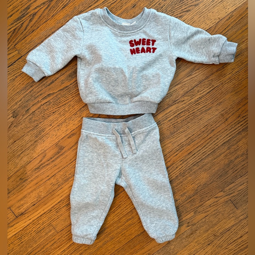Gap Sweet Heart Sweat Set 2T